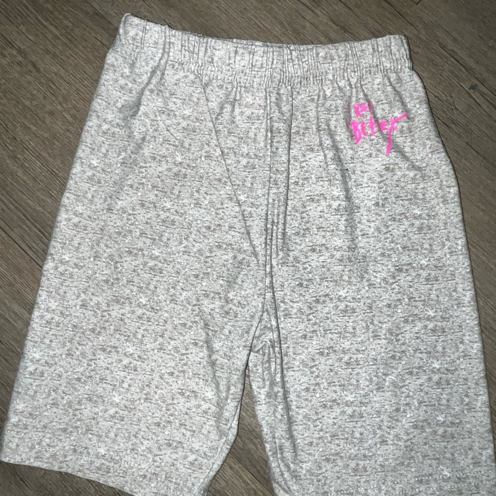 Betsy Gray Athletic Shorts size 6